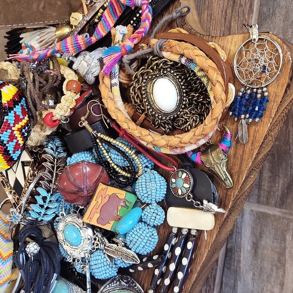 Craft Jewelry, Broken Beauties, Missing Stones, Single Earrings, Etc. - Picture 5 of 16